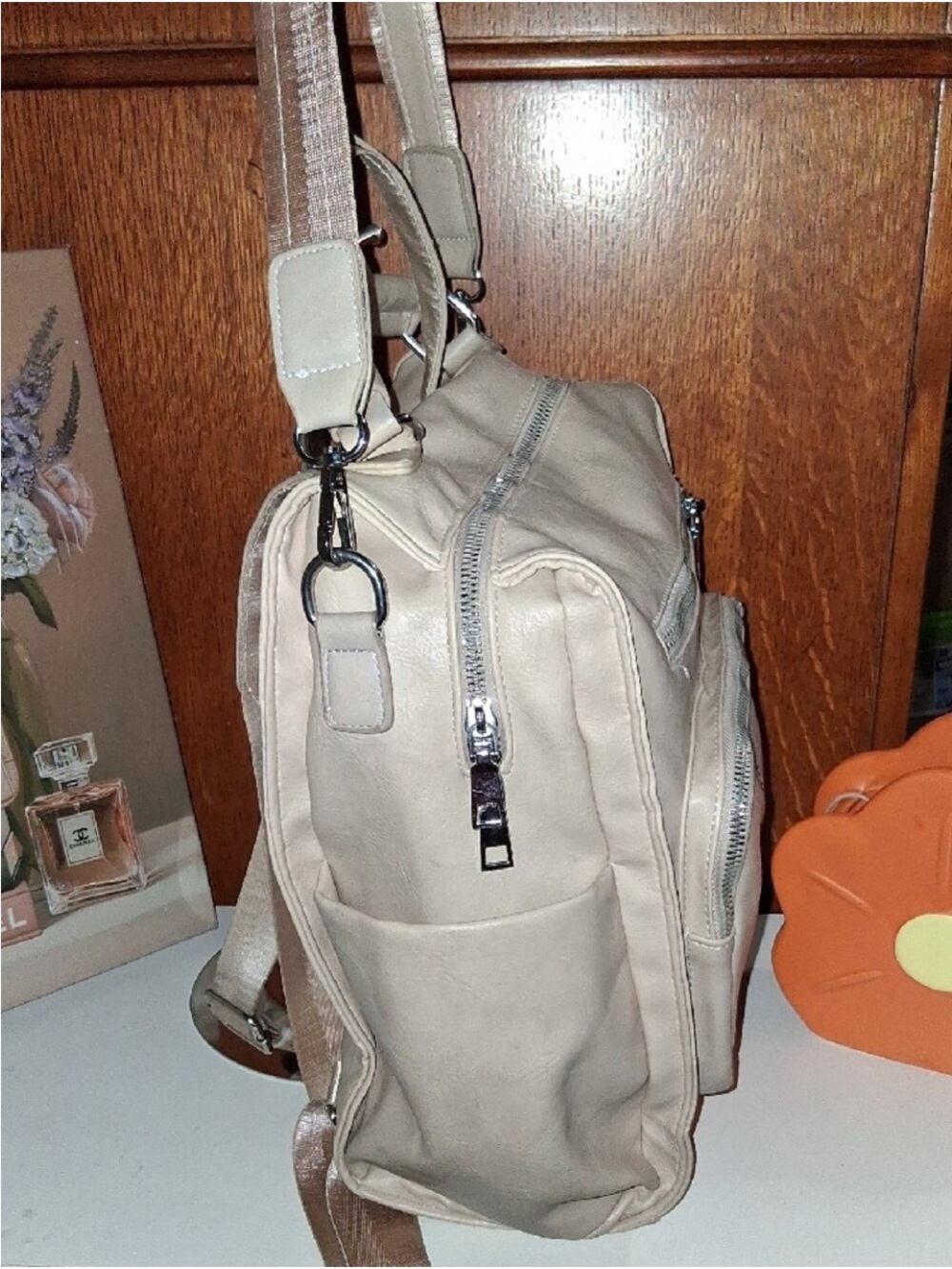 Women’s Leather Backpack Handbag in Light Beige - Picture 2 of 7